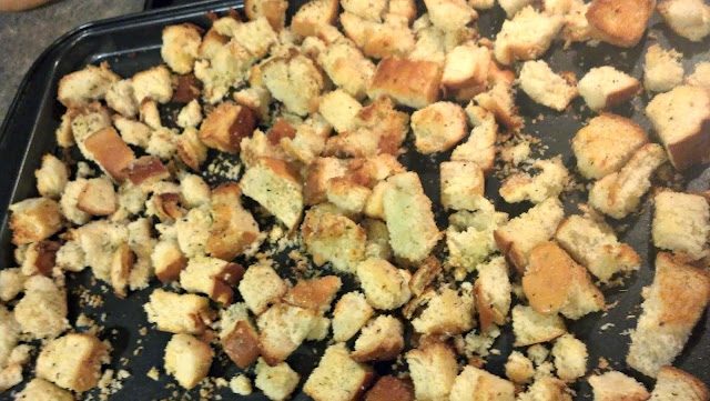 Homemade Croutons--don't waste stale old bread--easy recipe!