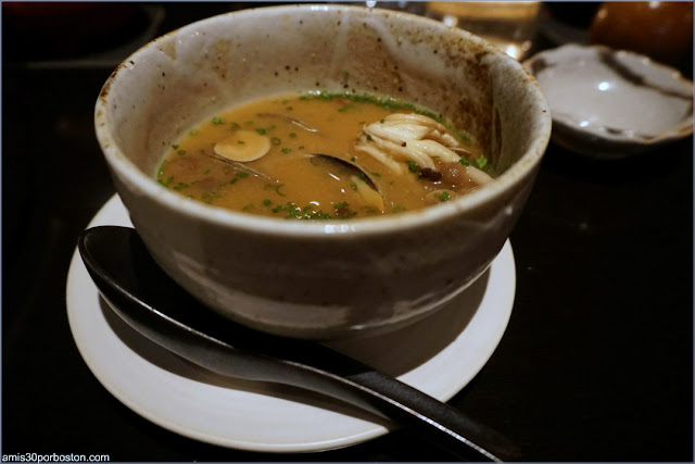 Menú Dine Out Pabu Boston: Akadashi Miso Soup