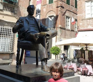 Monumenti de Giacomo Puccini. Monumenti de Giacomo Puccini.