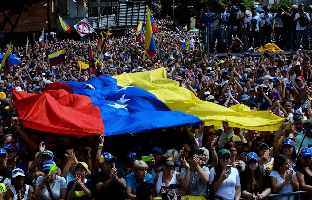Venezuela: Juan Guaidó asume como presidente encargado