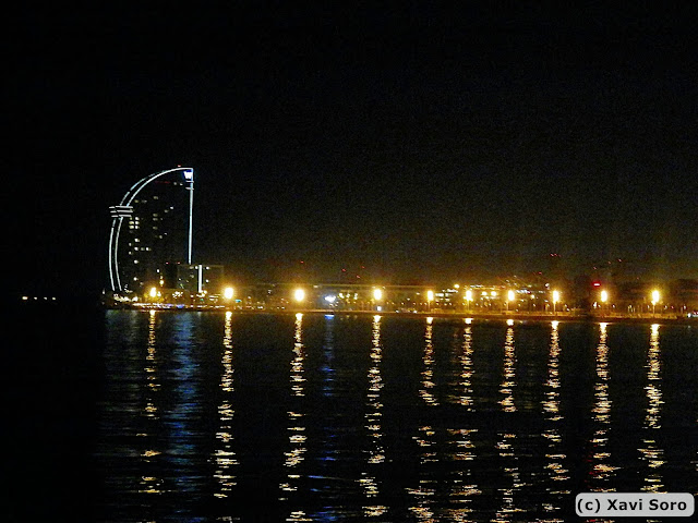 Vistas desde el mar del hotel Vela de Barcelona