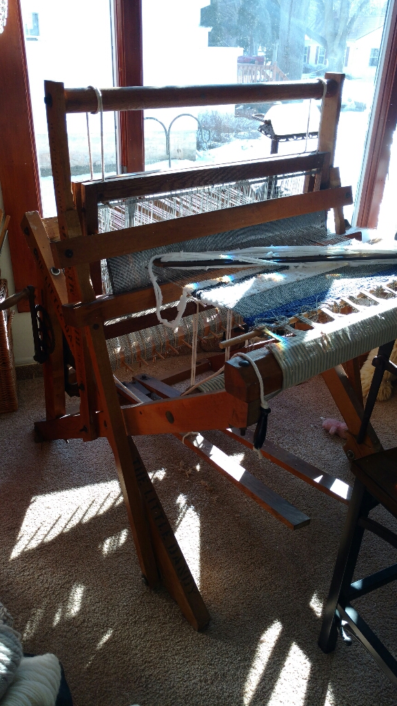 What A View!!! LITTLE DANDY RUG LOOM FOR SALE WISCONSIN