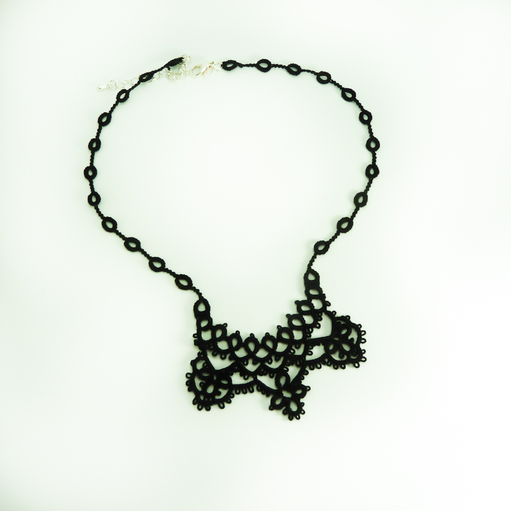 Decoromana: Victorian style tatted lace necklace