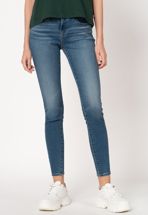 Reducere Blugi de femei albastri super skinny 710™ Levi's