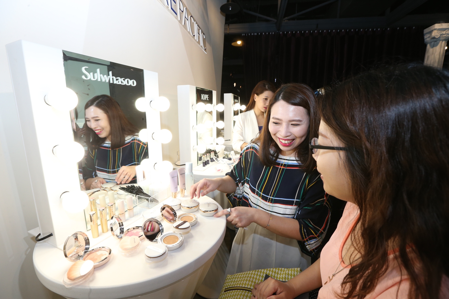 氣墊粉餅試用_愛茉莉太平洋提供照