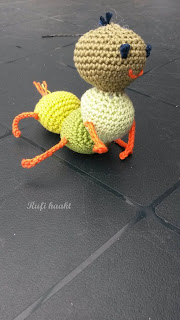 PATRON GRATIS ORUGA AMIGURUMI 32200