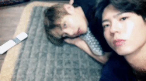 1년전 이날 사진 떠서 온커뮤 난리나게한 박보검-뷔 제주도 여행.jpgif | 인스티즈