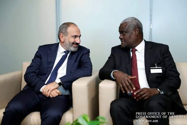 Pashinyan se reunió con el presidente de la comisión de la Unión Africana 