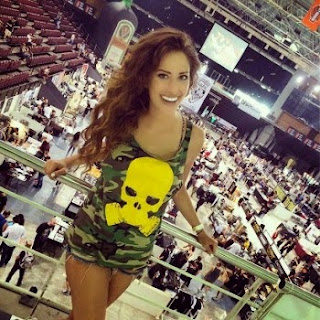 Η Ναταλία που... "χάζεψε" τη Λεωφόρο! (pics)