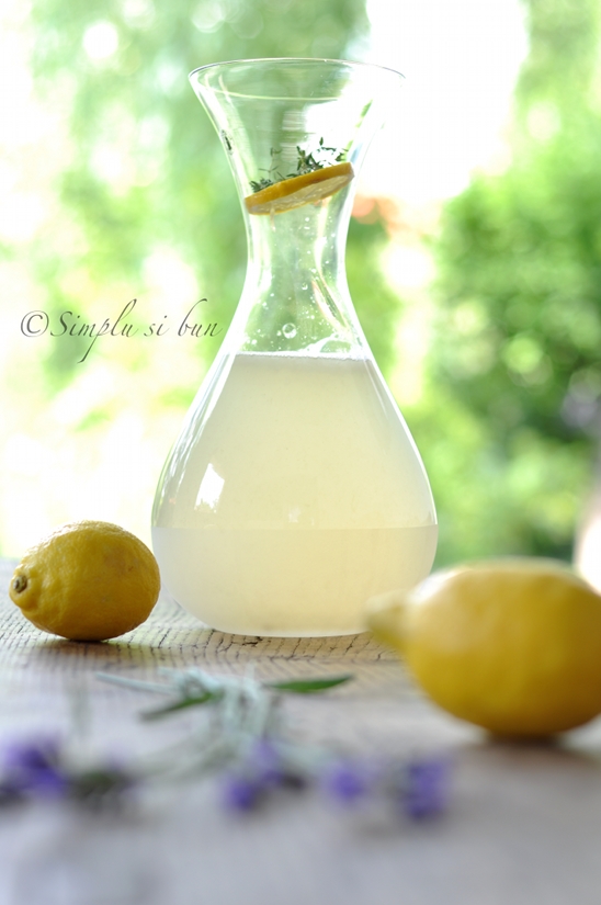 Limonada cu levantica si cimbru