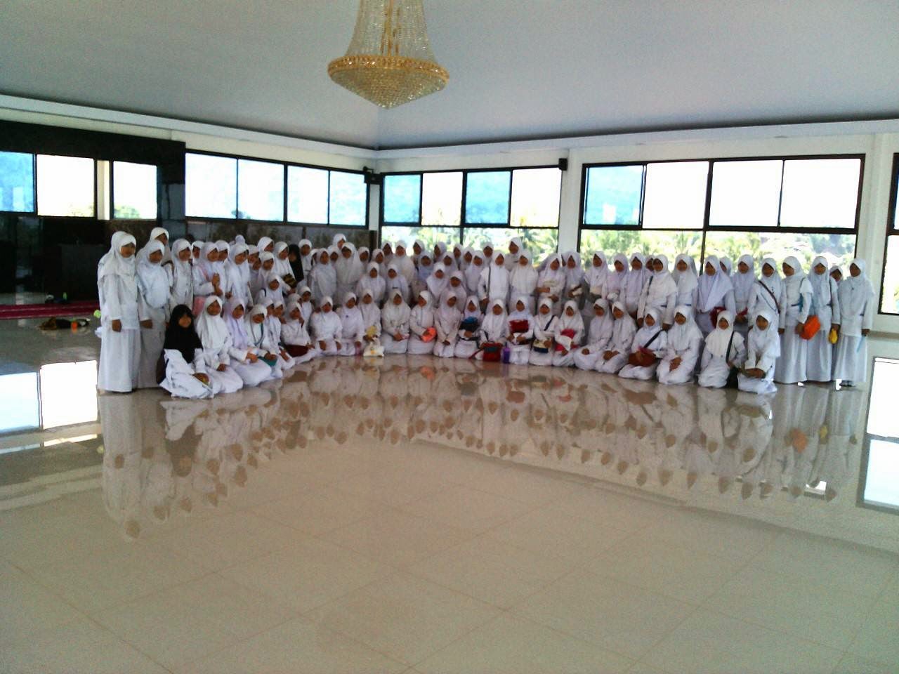 masjid Annisa, Sekolah Islam Cendekia Cianjur