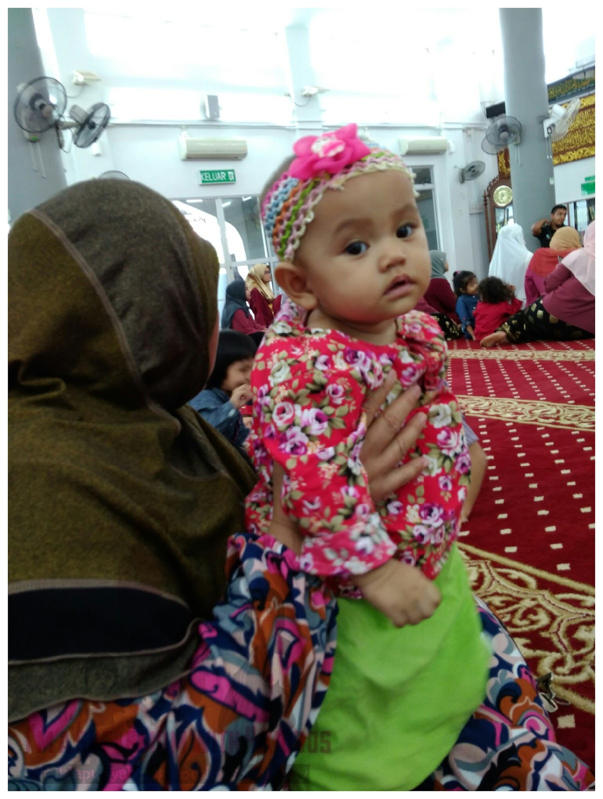 Hujung minggu yang sibuk, attend dua majlis yang sangat meriah. Majlis penikahan adik sepupu. Hujung minggu yang sibuk, attend dua majlis yang sangat meriah. Majlis penikahan adik sepupu.