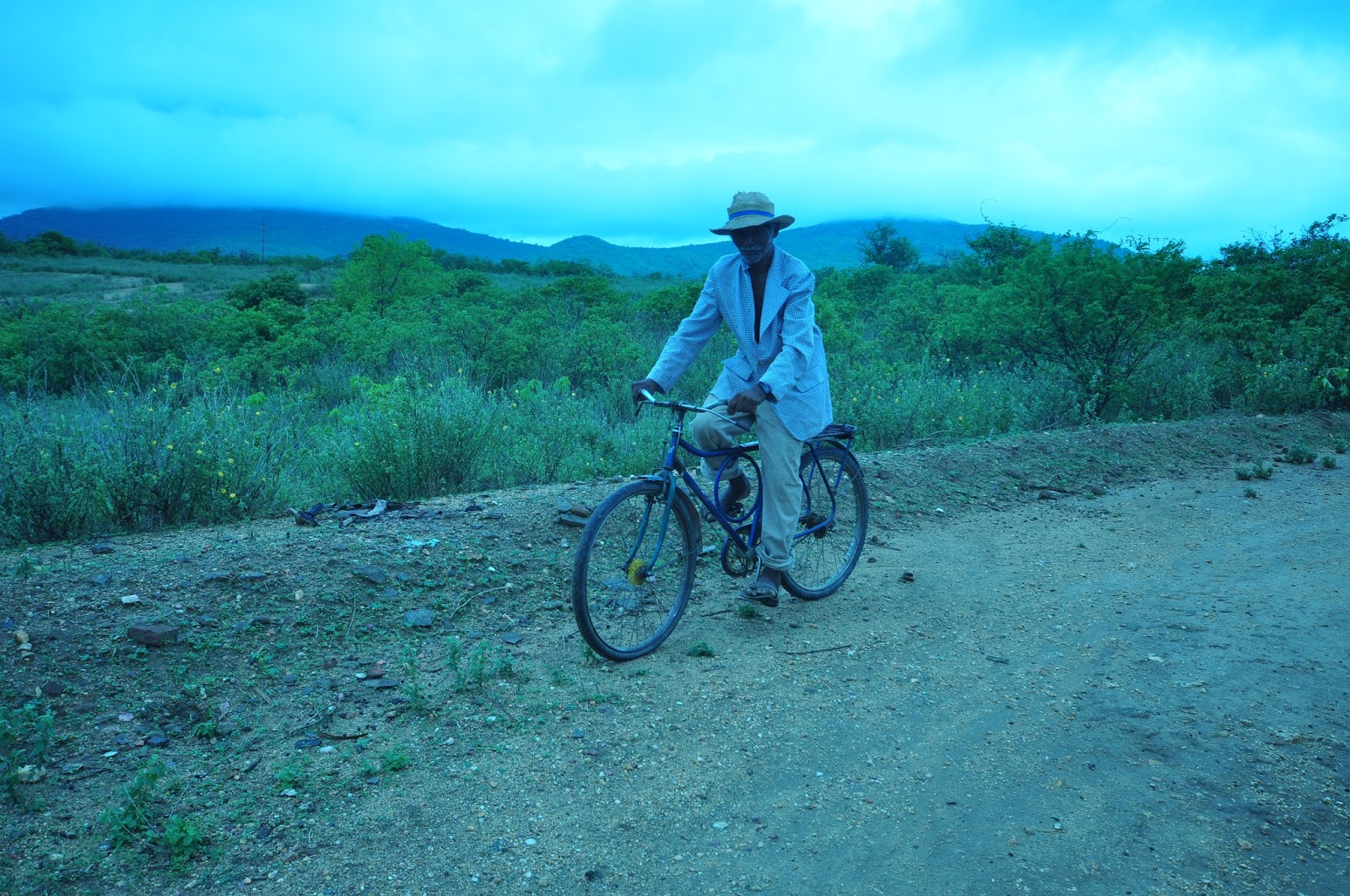 Canindé As Vezes No Silencio Da Noite C4 Noticias De Caninde Sitio Pau Ferro Itatira Agricultor Mora Sozinho No Meio Do Sertao E Diz Que Vida E Diferenciada Da Cidade