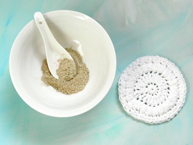 crochet face scrubbies and clay mask