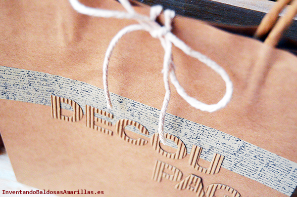 Letras de cartón sobre washi