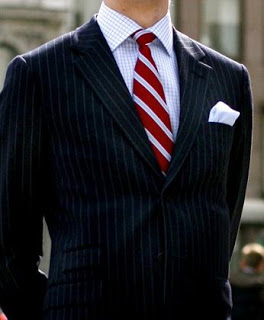 Clase, elegancia y distinción: LA CORBATA ROJA