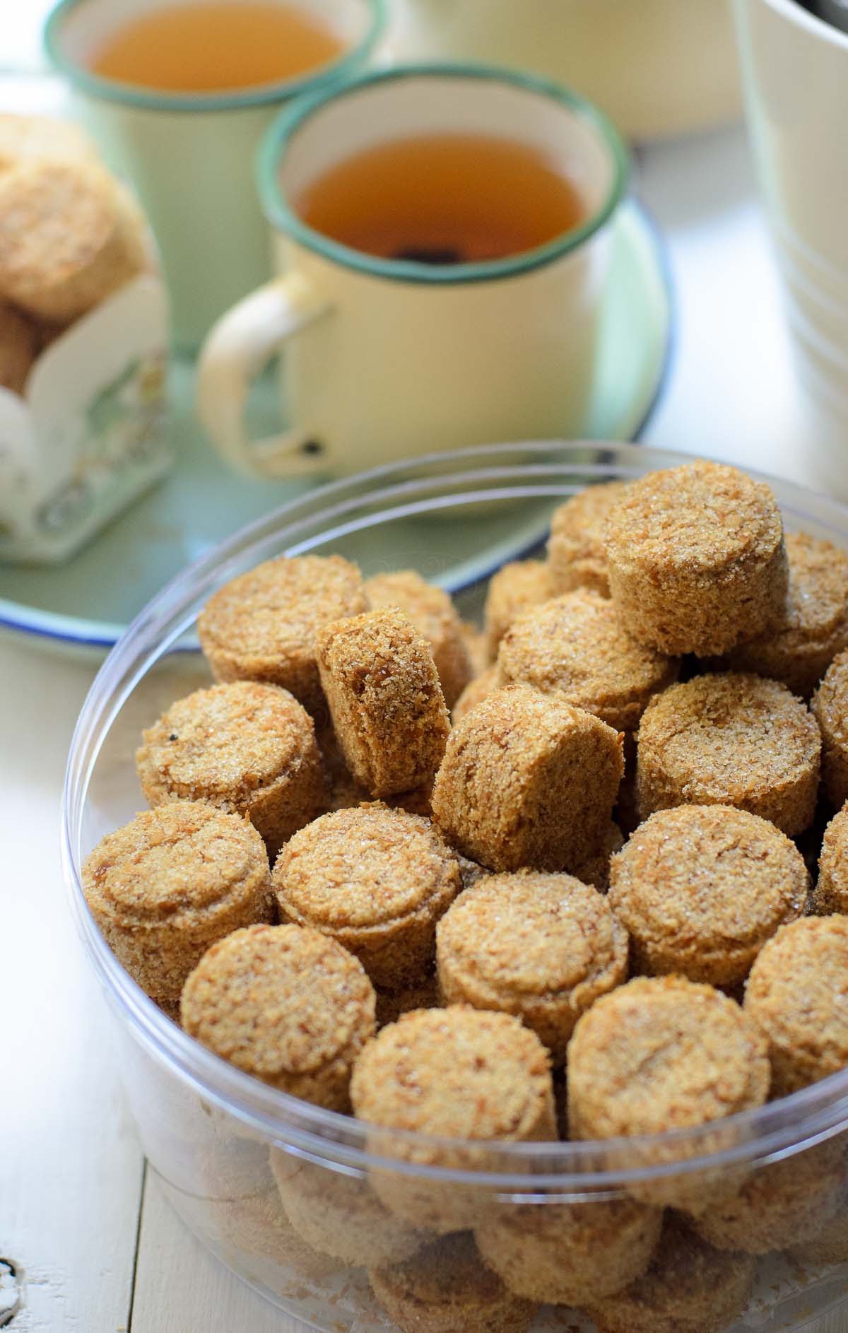 coconut cookies/ biskut kelapa cina is very easy to make and its addictive