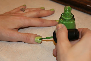 blushing basics: Green Bow Tie Nails {Tutorial}