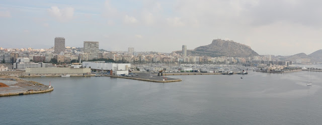 Alicante port