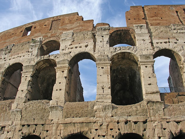 L'extérieur du Colisée de Rome - détail du mur intérieur
