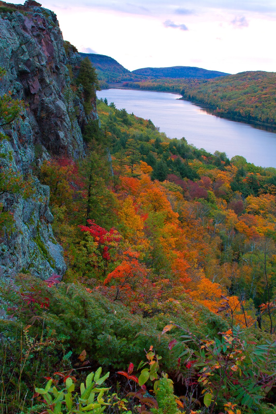 Amazing Places That I Love Lake of the Clouds, Porcupine Mountains