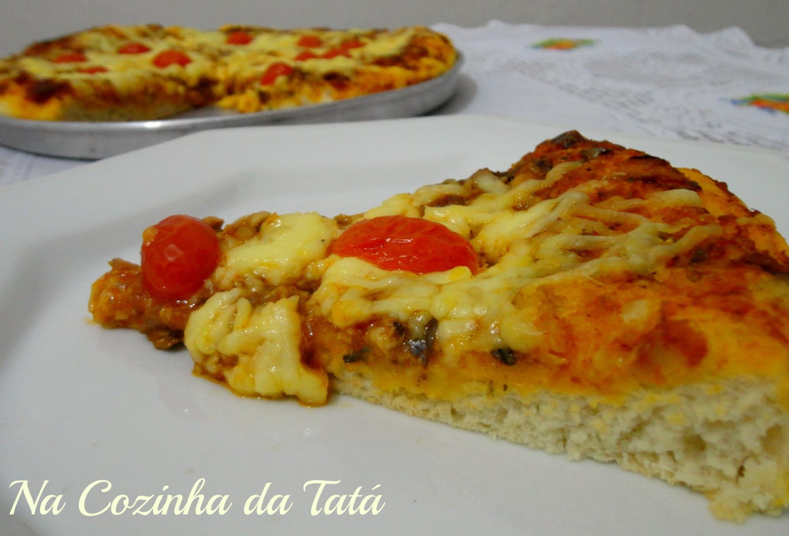 Na Cozinha da Tatá Pizza de Sardinha e Muçarela