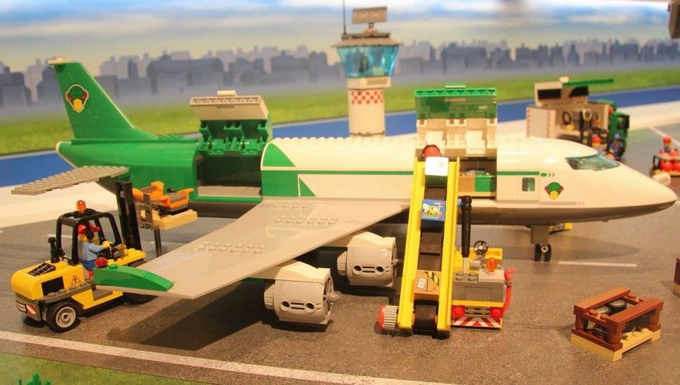 DeToyz: Lego 60022 Cargo Terminal