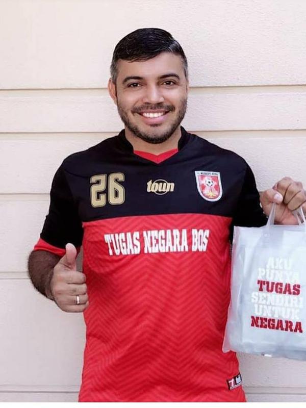 Intip Jas Hujan Garuda Kekinian Kaesang dan Gibran Jokowi - Lokasi Berita