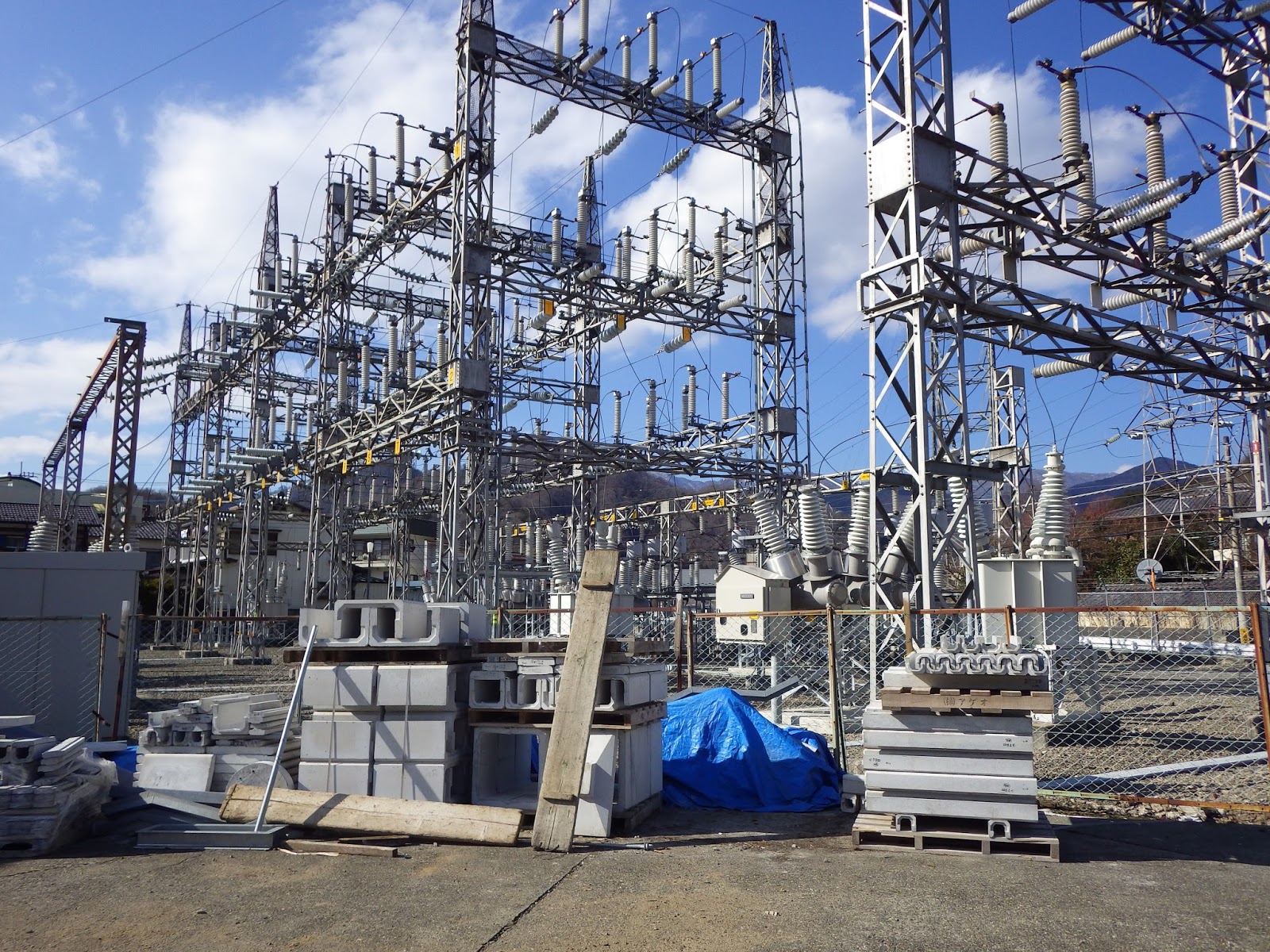 変電・饋電(き電)・通信のもろもろ: 438. JR東日本 大月変電所（直流）