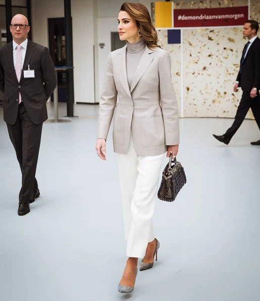 Queen Máxima wore Claes Iversen dress, Queen Rania wore Chloe suit. Queen Máxima and Queen Rania attended a lunch hosted by Prime Minister Mark Rutte