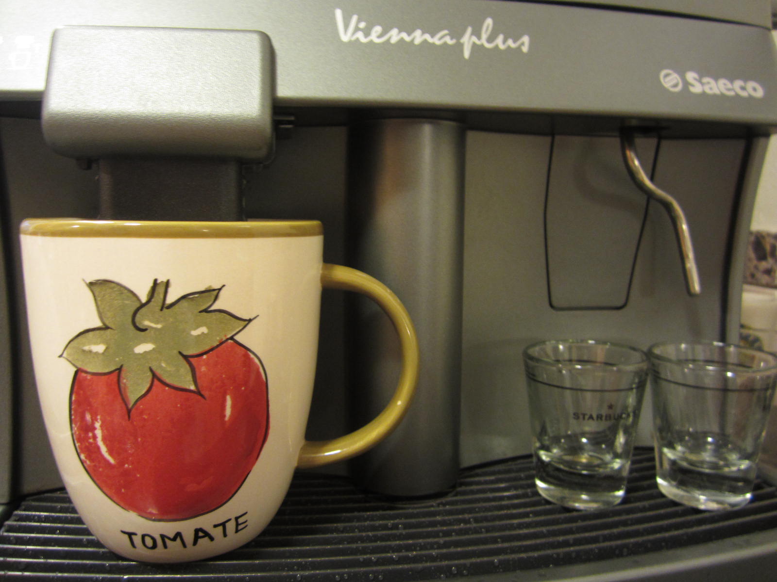 working for money: Saeco Vienna Plus SuperAutomatic Espresso Machine