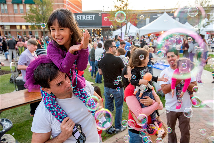 Jeffrey McWhorter Photo Blog: Carrollton Festival at the Switchyard