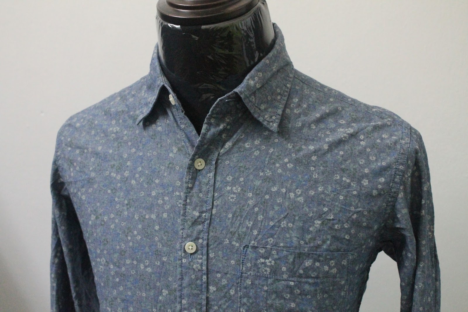 BUNDLEBARANGBAEK Original UNIQLO Bunga2 Chambray Kemeja.