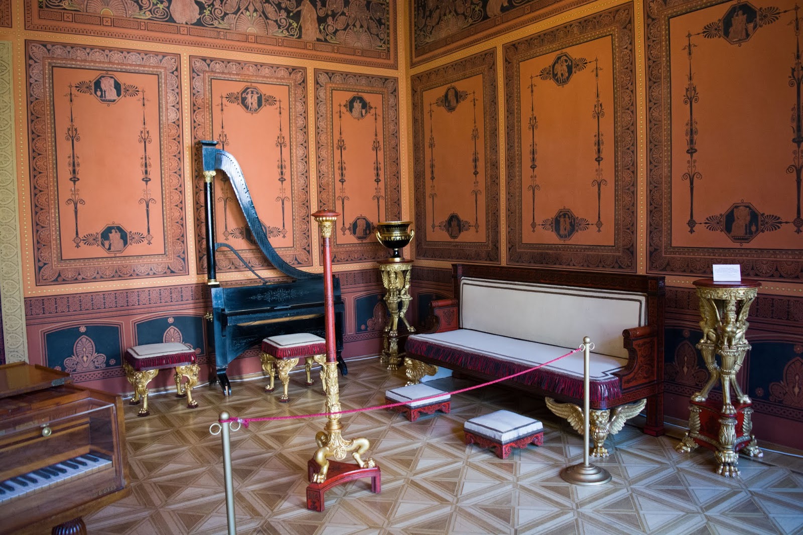 Шереметьевский дворец в санкт-петербурге рояль. Дворец шереметьевых в санкт-петербурге. Шереметьевский музей в санкт-петербурге. Шереметьевский дворец в санкт петербурге выставки. Дворец шереметов на фонтанке в петербурге.