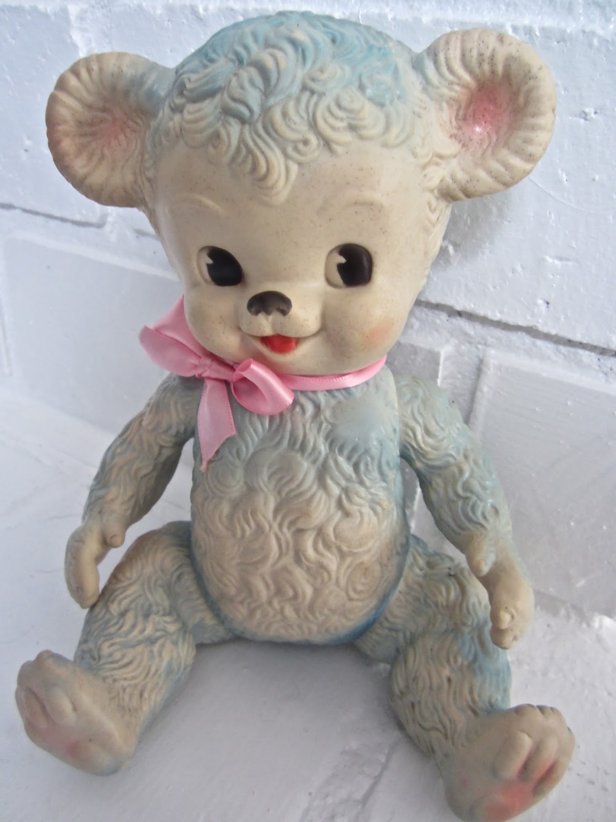 Things That Squeak Sun Rubber Company "Sunny Bear"