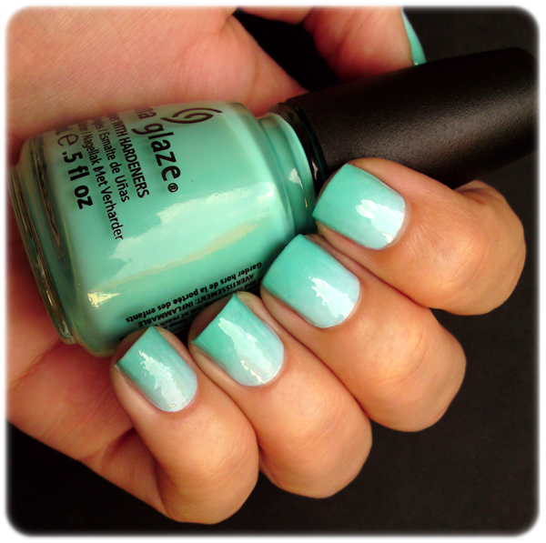 Ivana Thinks Pink: Blue & Turquoise Gradient Nails