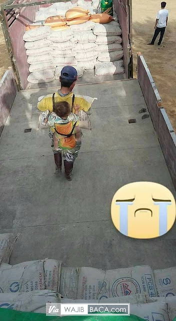 Menjadi Orang Tua Tunggal, Seperti Inilah Pengorbanan Seoang Ayah Untuk Anak Tercinta-nya Menjadi Orang Tua Tunggal, Seperti Inilah Pengorbanan Seoang Ayah Untuk Anak Tercinta-nya