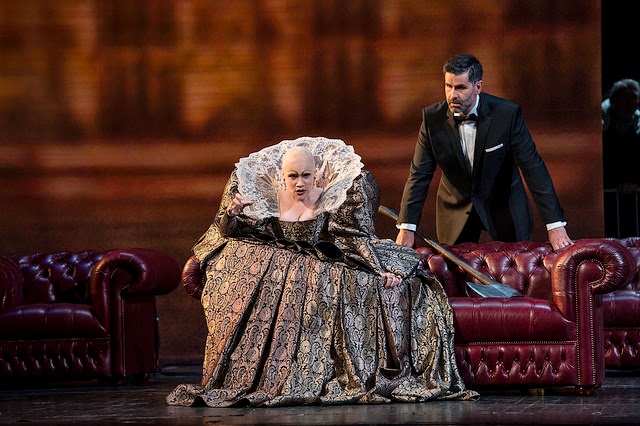 Carmen Giannattasio and Jeremy Carpenter in Maria Stuarda at the Royal Opera House (c) Bill Cooper / ROH 2014