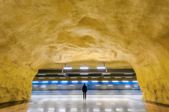 スウェーデンにある、まるで地獄の入り口と言われる地下鉄の謎 【art】Akalla駅 