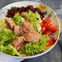  Salada de quinoa vermelha e atum