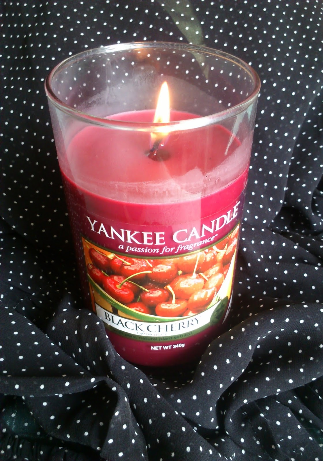 BlackCherryLady Powiew lata zamknięty w słoiku Yankee Candle Perfect