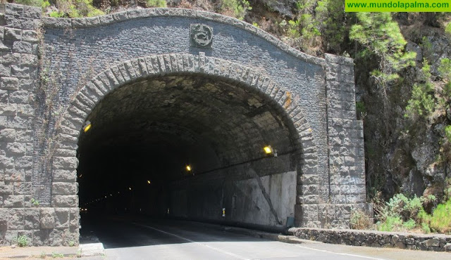 Los alcaldes de Tijarafe, Tazacorte, El Paso y el primer teniente de Alcaldía de Garafía califican de irresponsable la gestión del tráfico por las obras del túnel de La Cumbre 