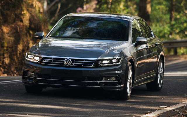 Passat 206TSI R-Line 4Motion