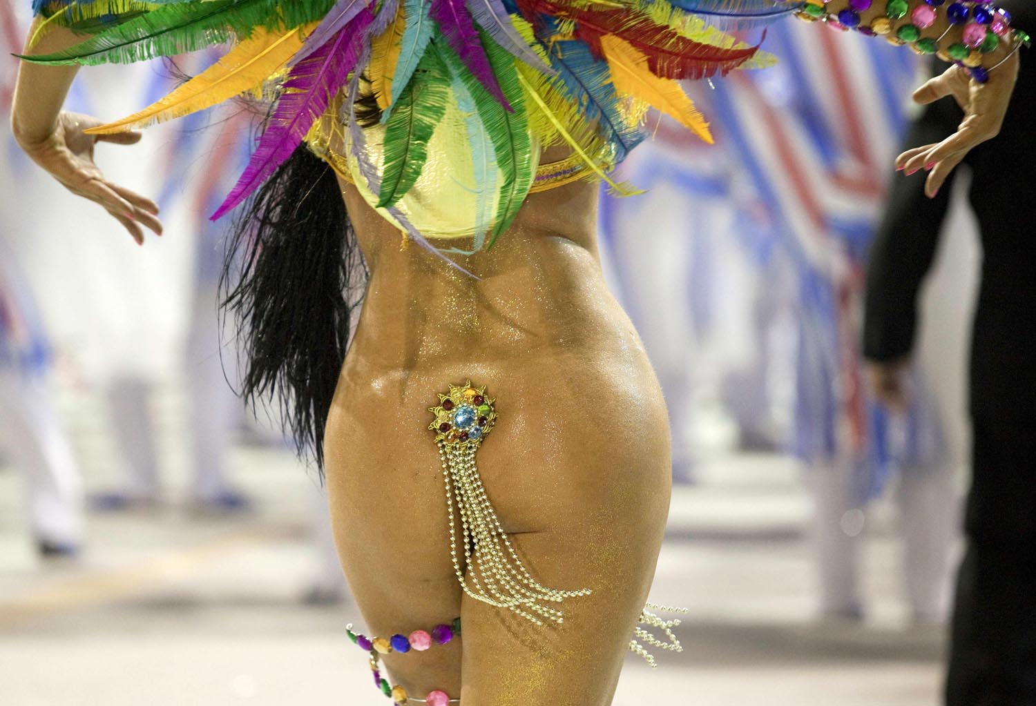 карнавал голых попок фото 102