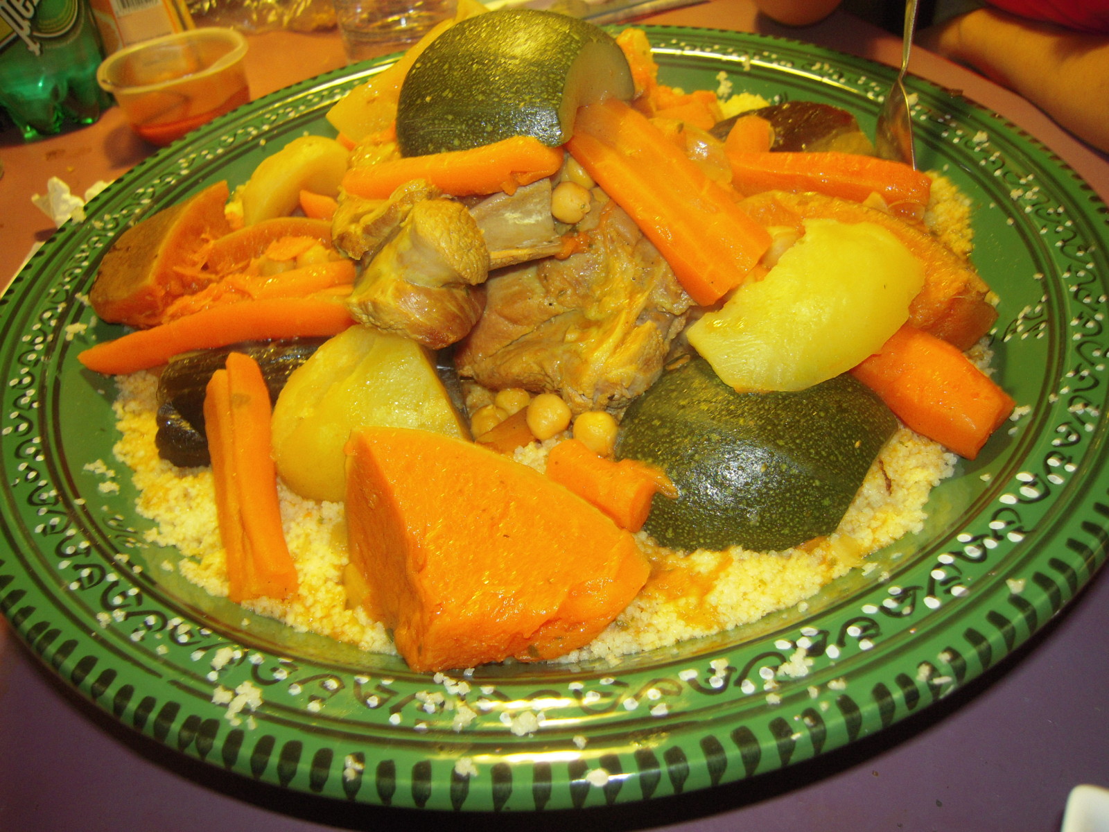 PROSIMETRON Vai uma tajine, um couscous ou uma bastila?