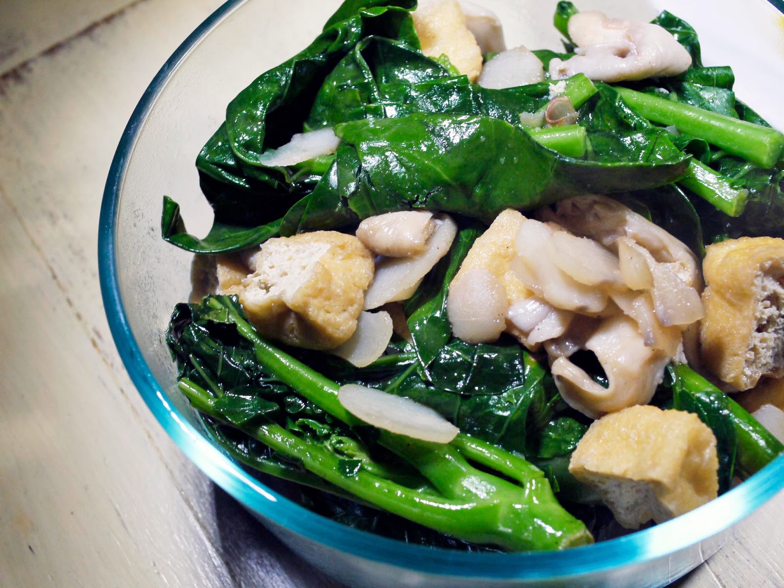 Alf Cooks Vegetarian Chinese Broccoli with Water Chestnuts and Fried