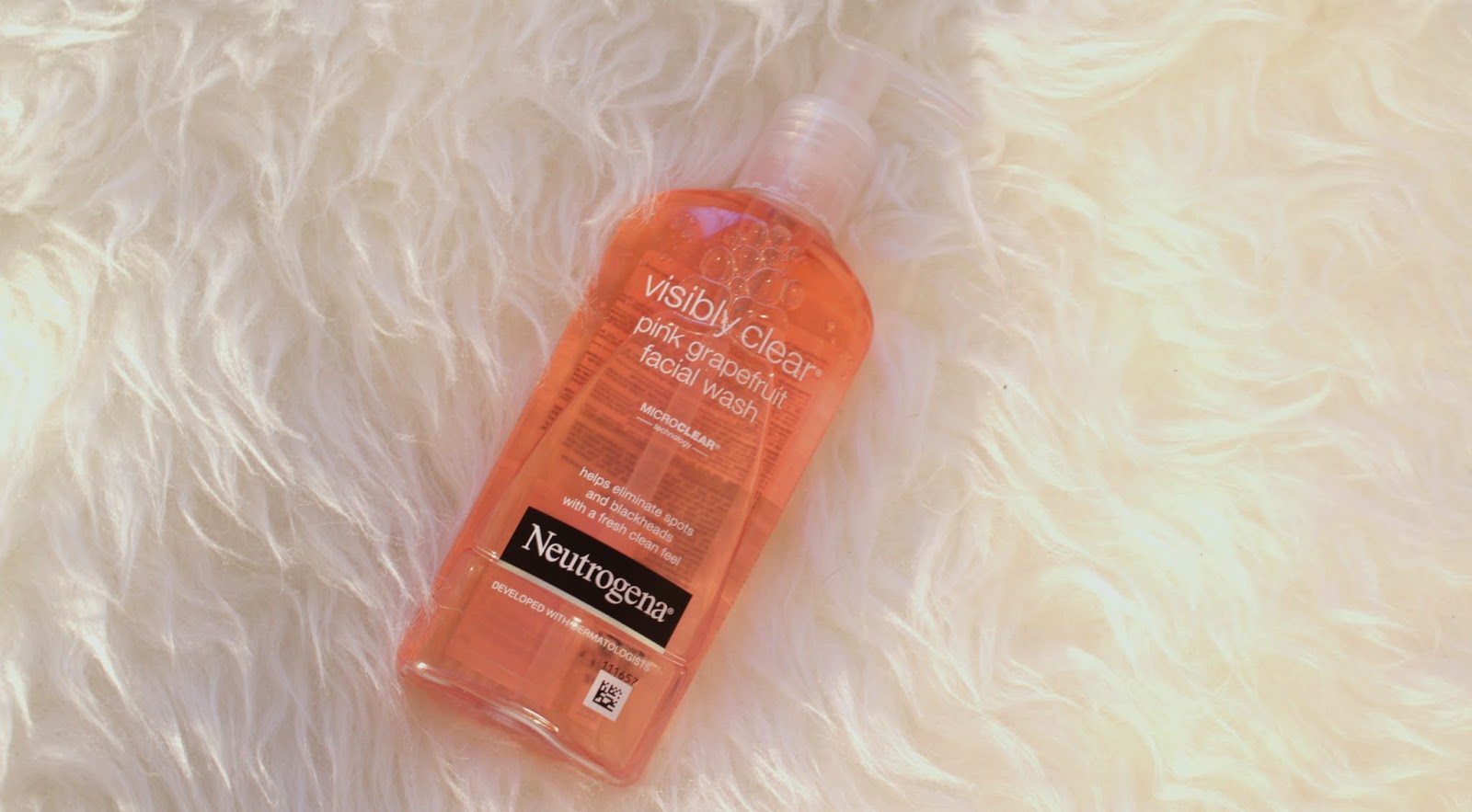REVIEW NEUTROGENA VISIBLY CLEAR PINK GRAPEFRUIT FACE WASH SUMMER FLING