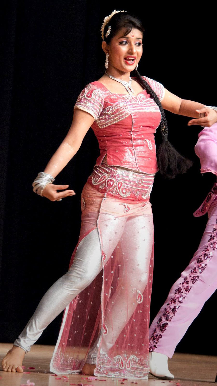 Telugu Film Actress Meera Jasmine Latest Hot Photo Shoots