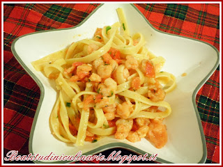 fettucce gamberetti, salmone e curry