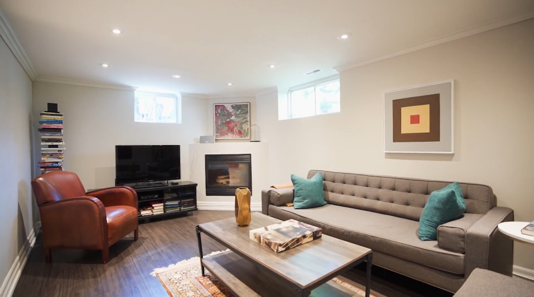 Tour 92 Orchard Park Blvd, Toronto vs. 13 Interior Design Photos